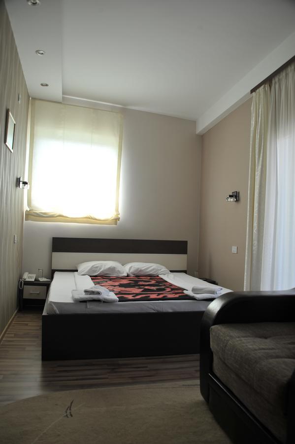 Hotel Zeleni Vir Ni 外观 照片