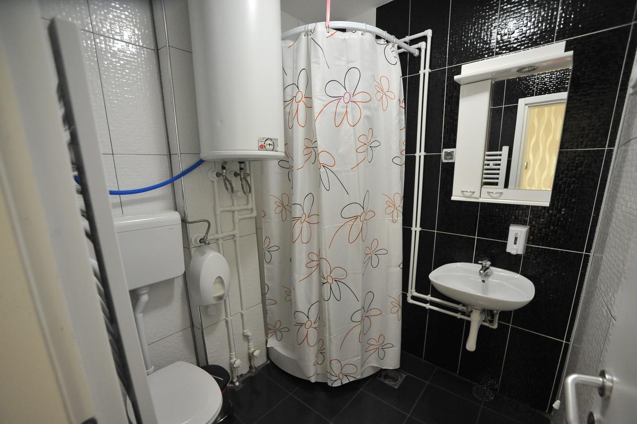 Hotel Zeleni Vir Ni 外观 照片