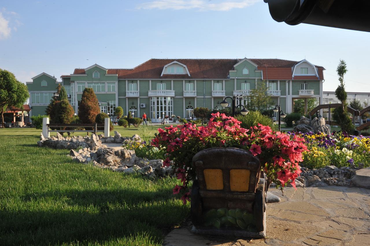 Hotel Zeleni Vir Ni 外观 照片