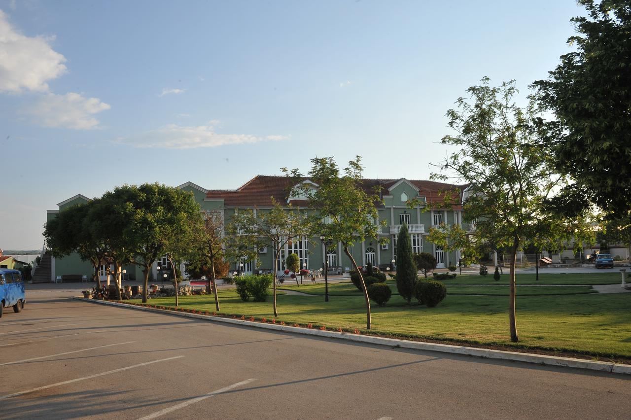 Hotel Zeleni Vir Ni 外观 照片